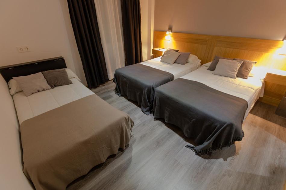 Hostal Libertad Gijon Ruang foto