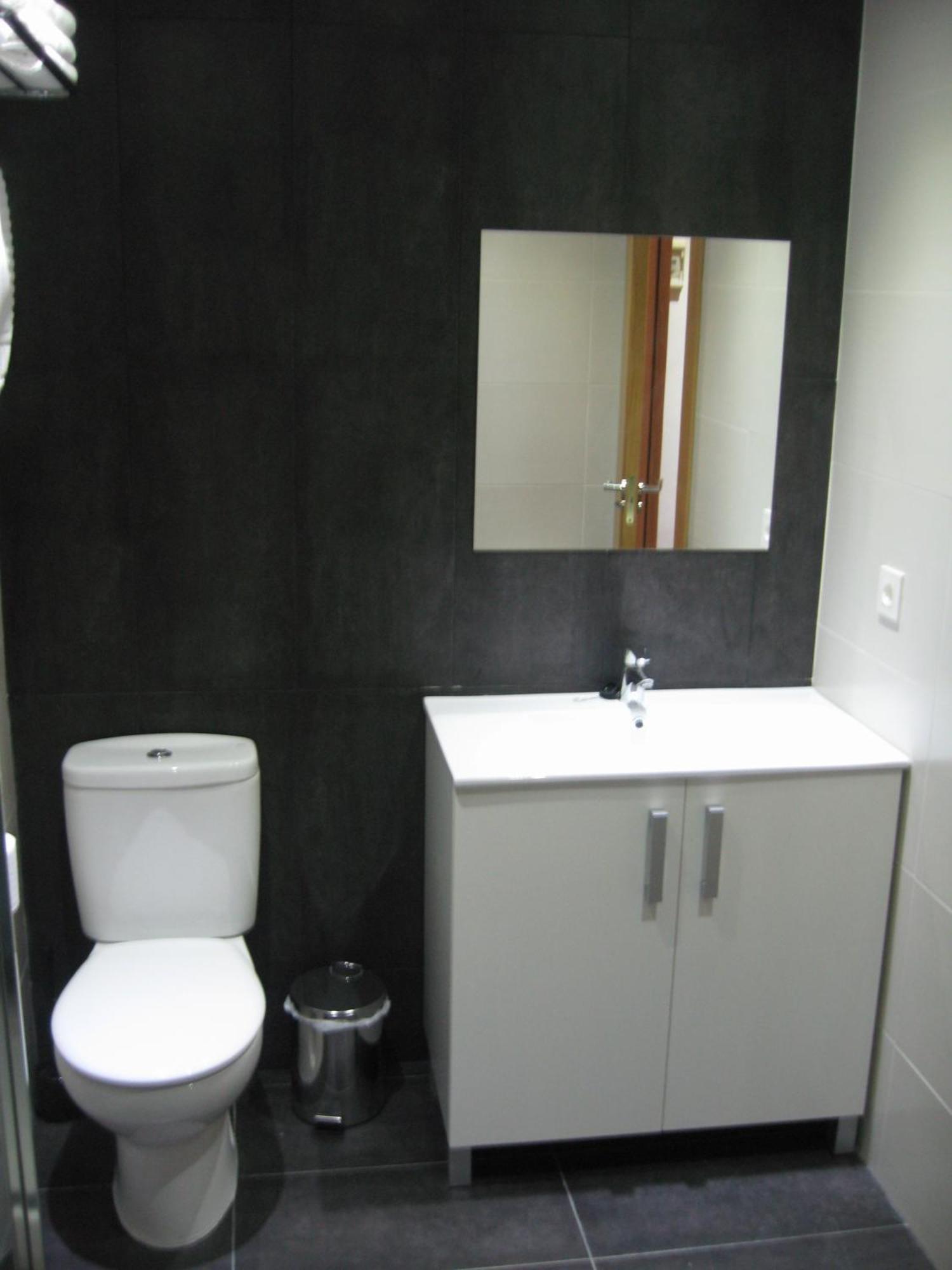 Hostal Libertad Gijon Ruang foto
